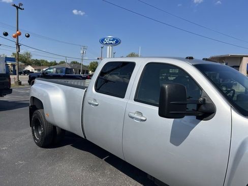 Used 2011 Chevrolet Silverado 3500 LTZ w/ LTZ Plus Package image 9