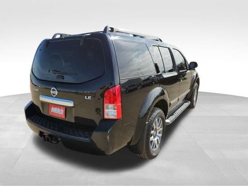 Used 2010 Nissan Pathfinder LE image 7