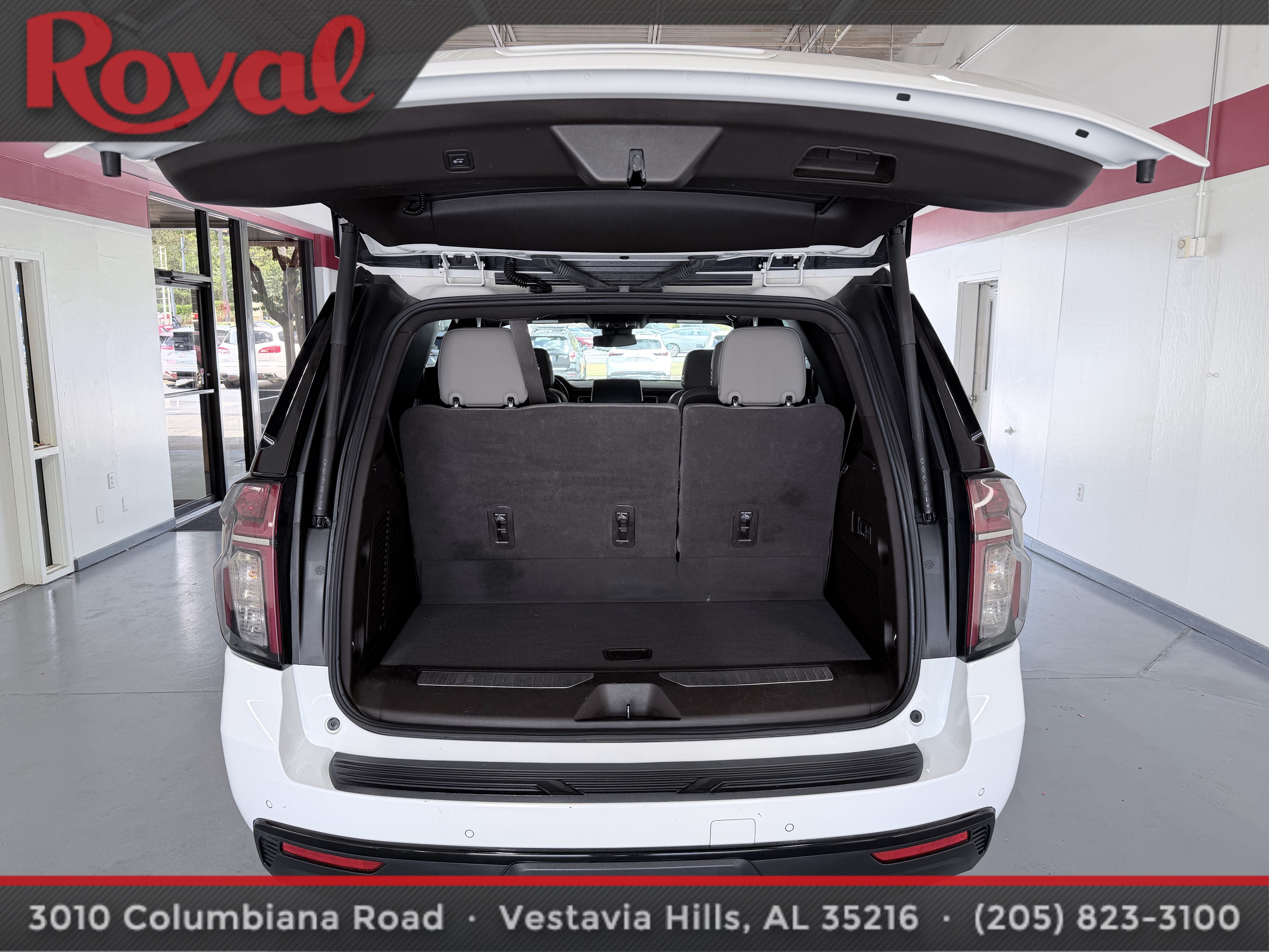 Used 2023 Chevrolet Tahoe Z71 w/ Luxury Package AWD/4WD image 6