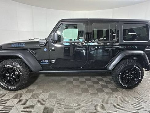 Used 2023 Jeep Wrangler Unlimited w/ Cold Weather Group AWD/4WD image 6
