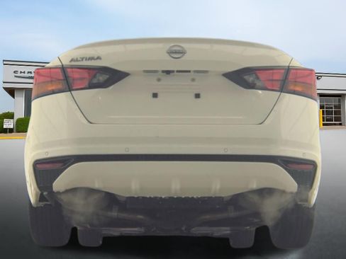 Used 2025 Nissan Altima 2.5 SV FWD image 8