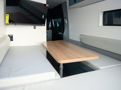 Used 2022 Mercedes-Benz Sprinter 2500 image 21