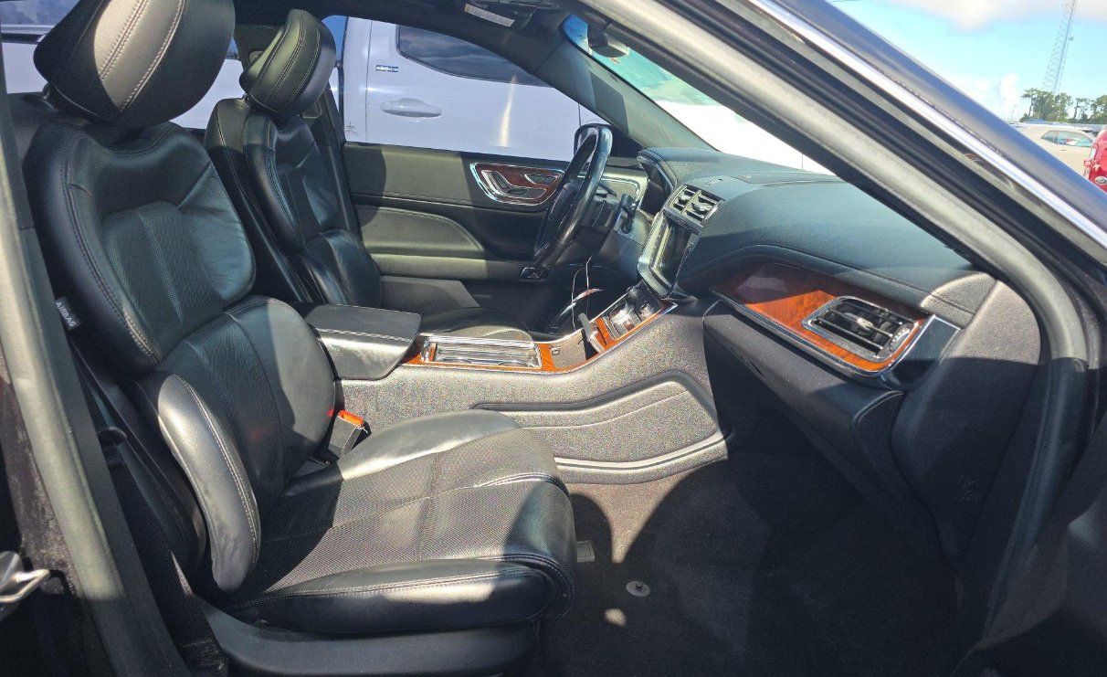 Used 2019 Lincoln Continental Select FWD image 14