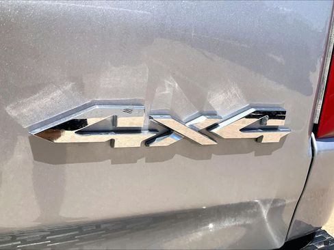 Used 2025 RAM 1500 Laramie AWD/4WD image 10