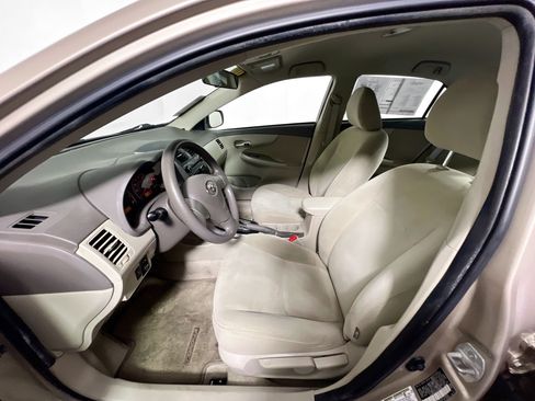 Used 2010 Toyota Corolla LE FWD image 14