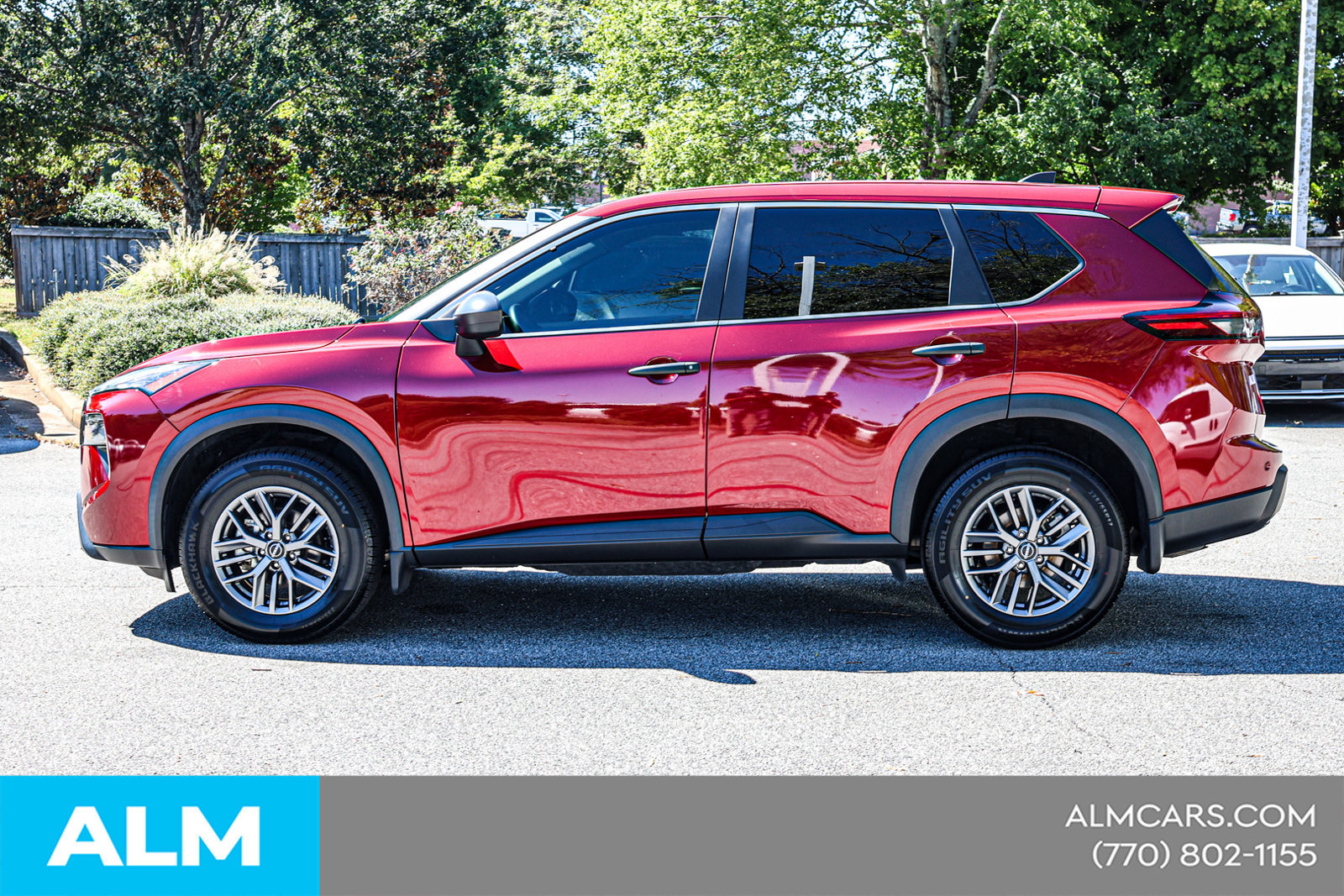 Used 2024 Nissan Rogue S FWD image 9