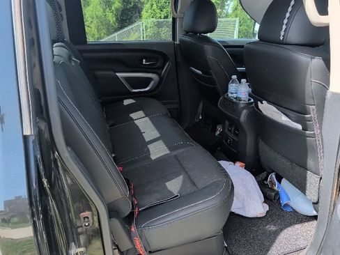 Used 2017 Nissan Titan PRO-4X AWD/4WD image 10