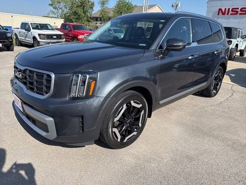 Used 2023 Kia Telluride S AWD/4WD image 2