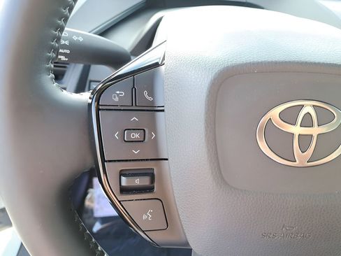 Used 2023 Toyota Prius XLE image 18