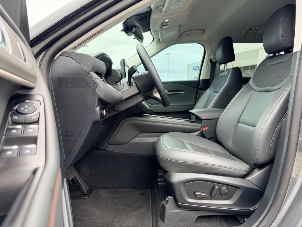 New 2026 Ford Explorer Active w/ Active Comfort Package RWD image 18