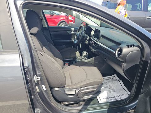 Used 2020 Kia Forte LXS FWD image 10