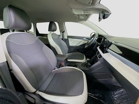 New 2026 Volkswagen Taos SE FWD image 27