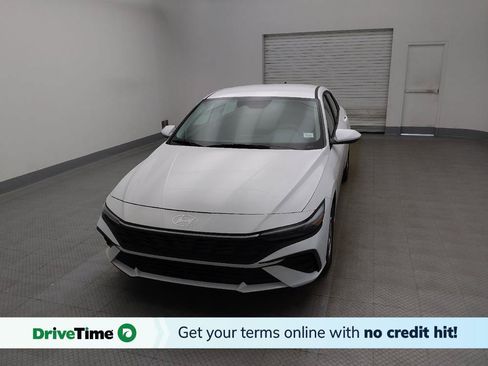 Used 2025 Hyundai Elantra SE FWD image 1