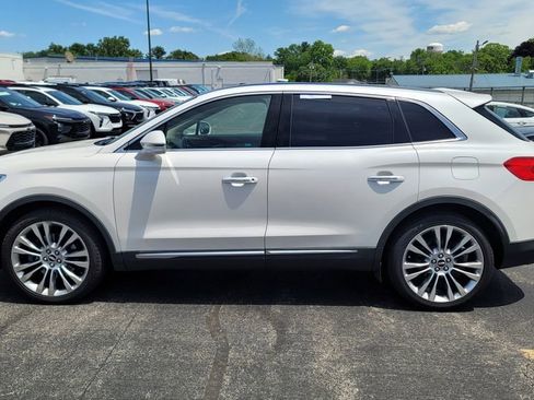 Used 2016 Lincoln MKX Reserve w/ Climate Package AWD/4WD image 3