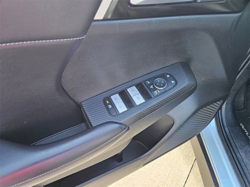 Used 2024 Mitsubishi Outlander SE image 15