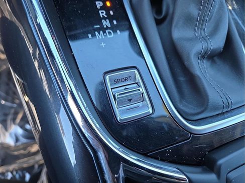 Used 2018 MAZDA CX-9 Touring w/ Touring Premium Package image 24