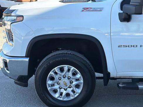 Used 2024 Chevrolet Silverado 2500 LTZ w/ LTZ Plus Package image 5