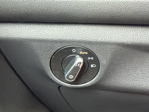 Used 2025 Volkswagen Jetta Sport FWD image 25