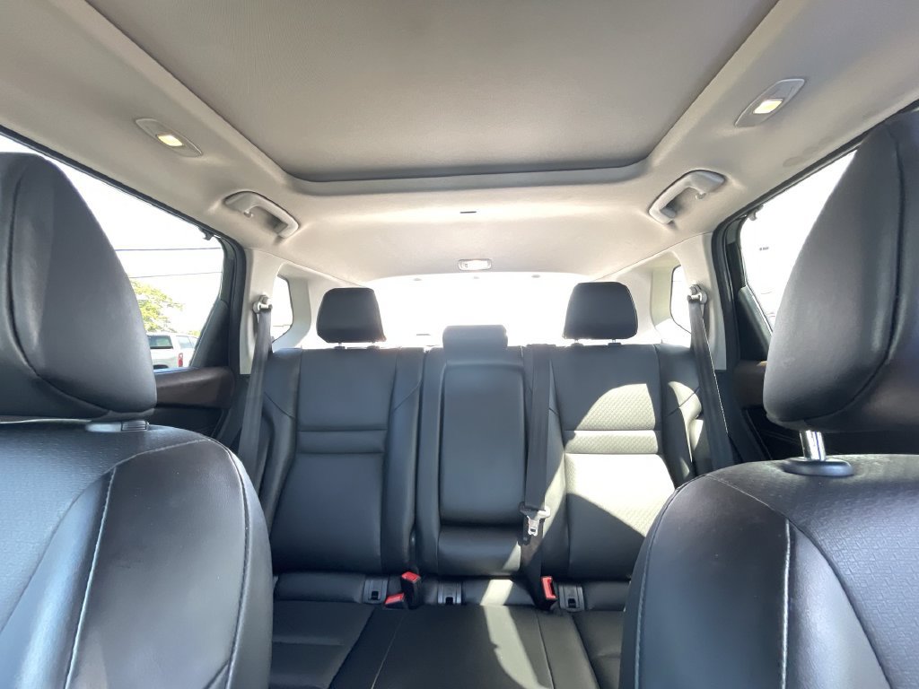 Used 2023 Nissan Rogue SV w/ SV Premium B Package FWD image 21