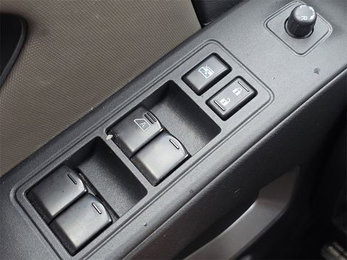 Used 2022 Nissan Frontier SV image 24