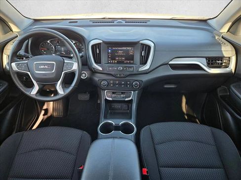 Used 2024 GMC Terrain SLE image 14