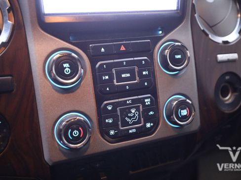 Used 2013 Ford F250 Lariat w/ Lariat Interior Pkg image 23