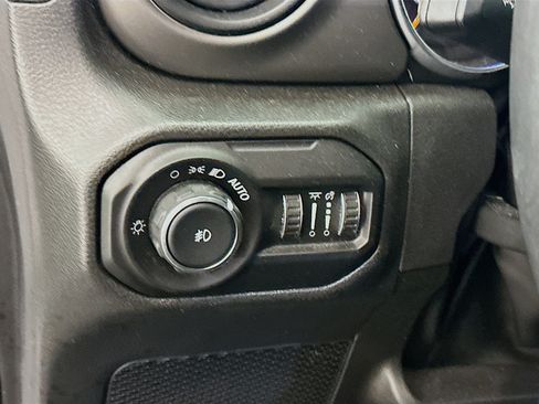 Used 2022 Jeep Wrangler Unlimited Sport AWD/4WD image 17