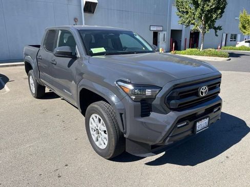 Used 2025 Toyota Tacoma SR5 RWD image 3