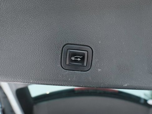 Used 2011 Cadillac SRX Luxury FWD image 19