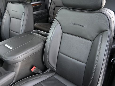 Used 2024 GMC Sierra 2500 Denali w/ Denali Reserve Package image 10