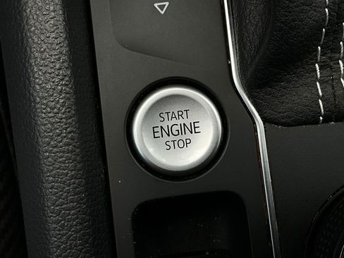 Used 2022 Volkswagen Atlas Cross Sport SEL R-Line image 27