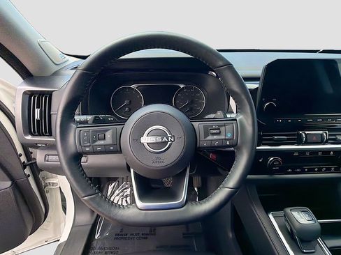 Used 2023 Nissan Pathfinder SL w/ SL Premium Package AWD/4WD image 11