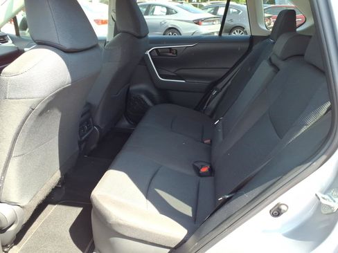 Used 2025 Toyota RAV4 LE AWD/4WD image 6