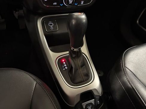Used 2020 Jeep Compass Latitude FWD image 9