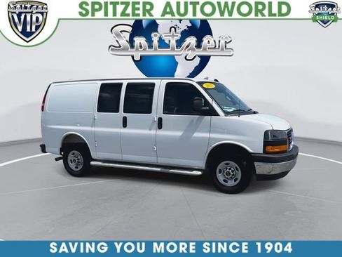 Used 2025 GMC Savana 2500 w/ Driver Convenience Package RWD image 2
