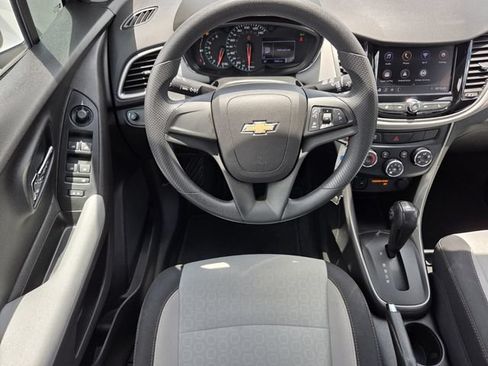 Certified 2020 Chevrolet Trax LS FWD image 14