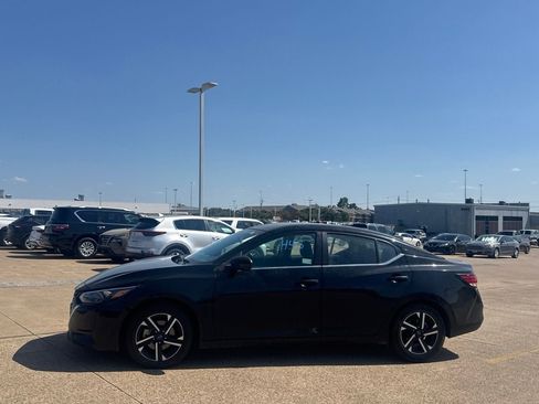 Certified 2025 Nissan Sentra SV FWD image 12