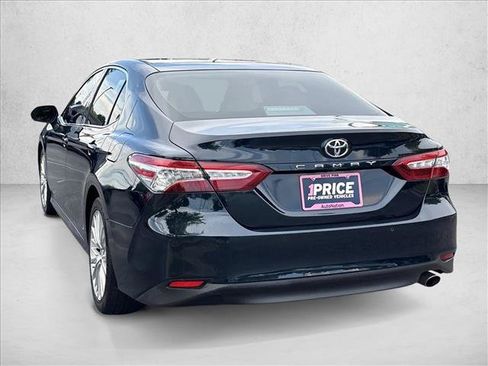 Used 2018 Toyota Camry XLE FWD image 7