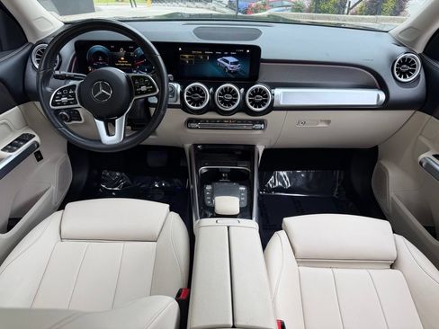 Used 2022 Mercedes-Benz GLB 250 4MATIC w/ Premium Package Lite image 40