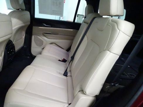 Certified 2024 Jeep Grand Cherokee L Limited w/ Luxury Tech Group II AWD/4WD image 4