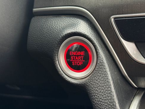 Used 2019 Honda Accord LX image 32