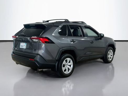 Used 2021 Toyota RAV4 LE w/ Carpet Mat Package (TMS) AWD/4WD image 7