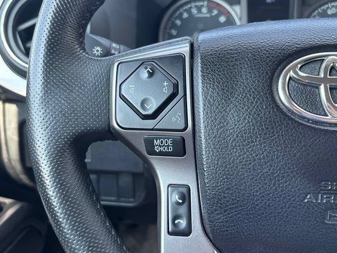 Used 2022 Toyota Tacoma SR5 w/ Technology Package RWD image 19