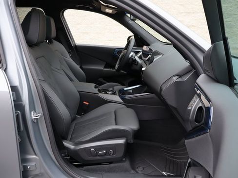 Used 2025 BMW X3 xDrive30i w/ Premium Package image 38