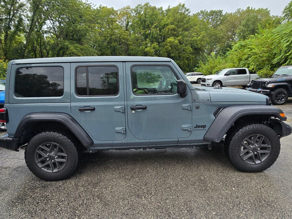 Used 2024 Jeep Wrangler Unlimited Sport AWD/4WD image 11