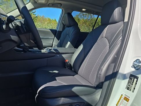 Certified 2026 Toyota Grand Highlander Platinum image 16