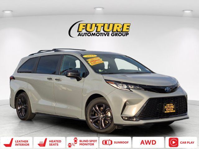 Used 2025 Toyota Sienna XSE w/ XSE Plus Package AWD/4WD image 1
