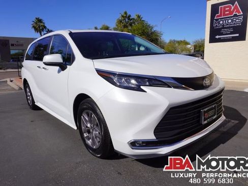 Used 2023 Toyota Sienna XLE image 35
