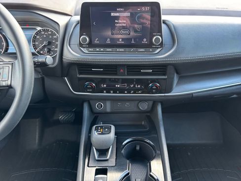 Used 2023 Nissan Rogue SV AWD/4WD image 18