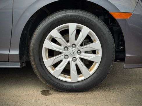 Used 2018 Honda Odyssey LX image 19